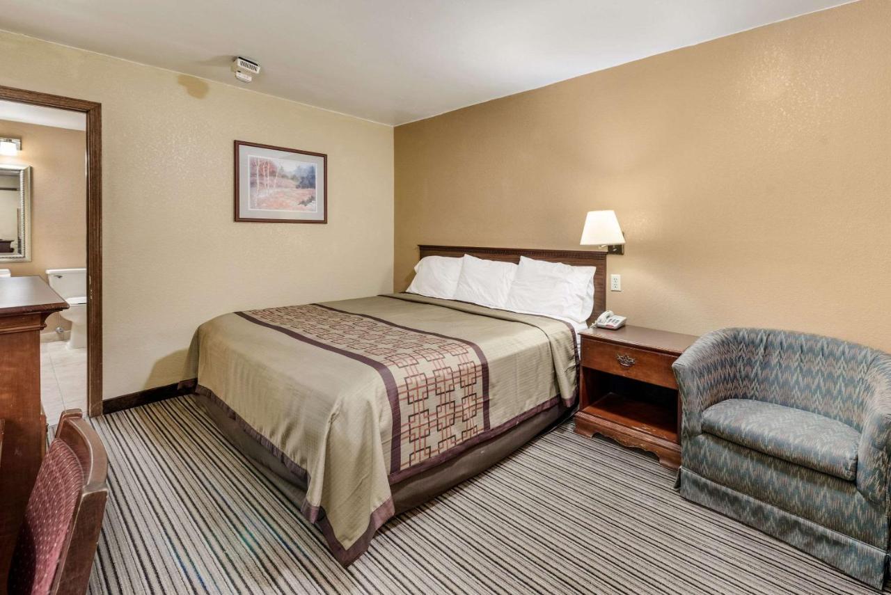Rodeway Inn Columbus Esterno foto