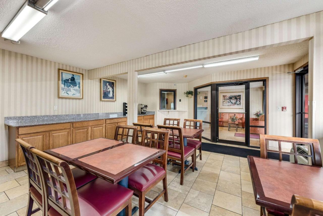 Rodeway Inn Columbus Esterno foto